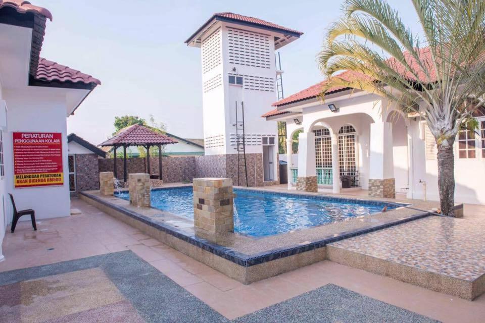 Wan Danisha Villa Inn Kota Bharu Esterno foto