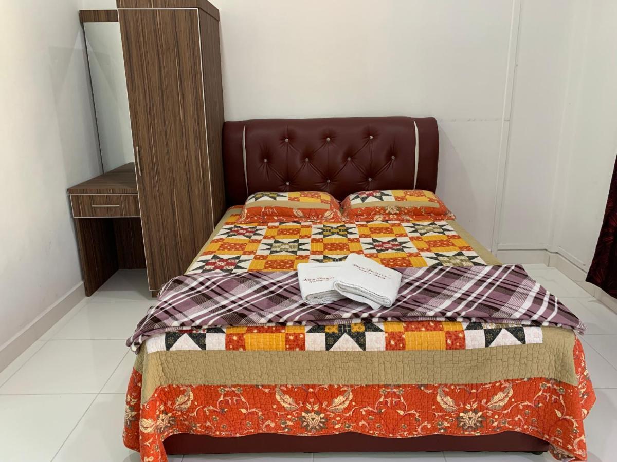 Wan Danisha Villa Inn Kota Bharu Esterno foto