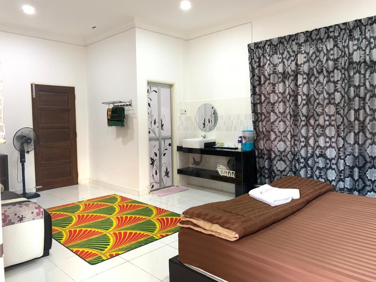 Wan Danisha Villa Inn Kota Bharu Esterno foto