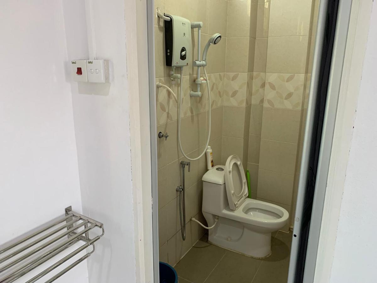 Wan Danisha Villa Inn Kota Bharu Esterno foto