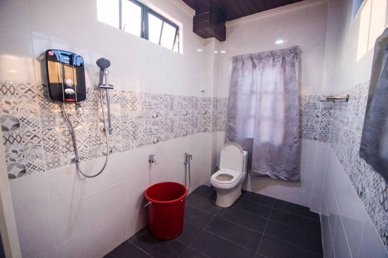Wan Danisha Villa Inn Kota Bharu Esterno foto